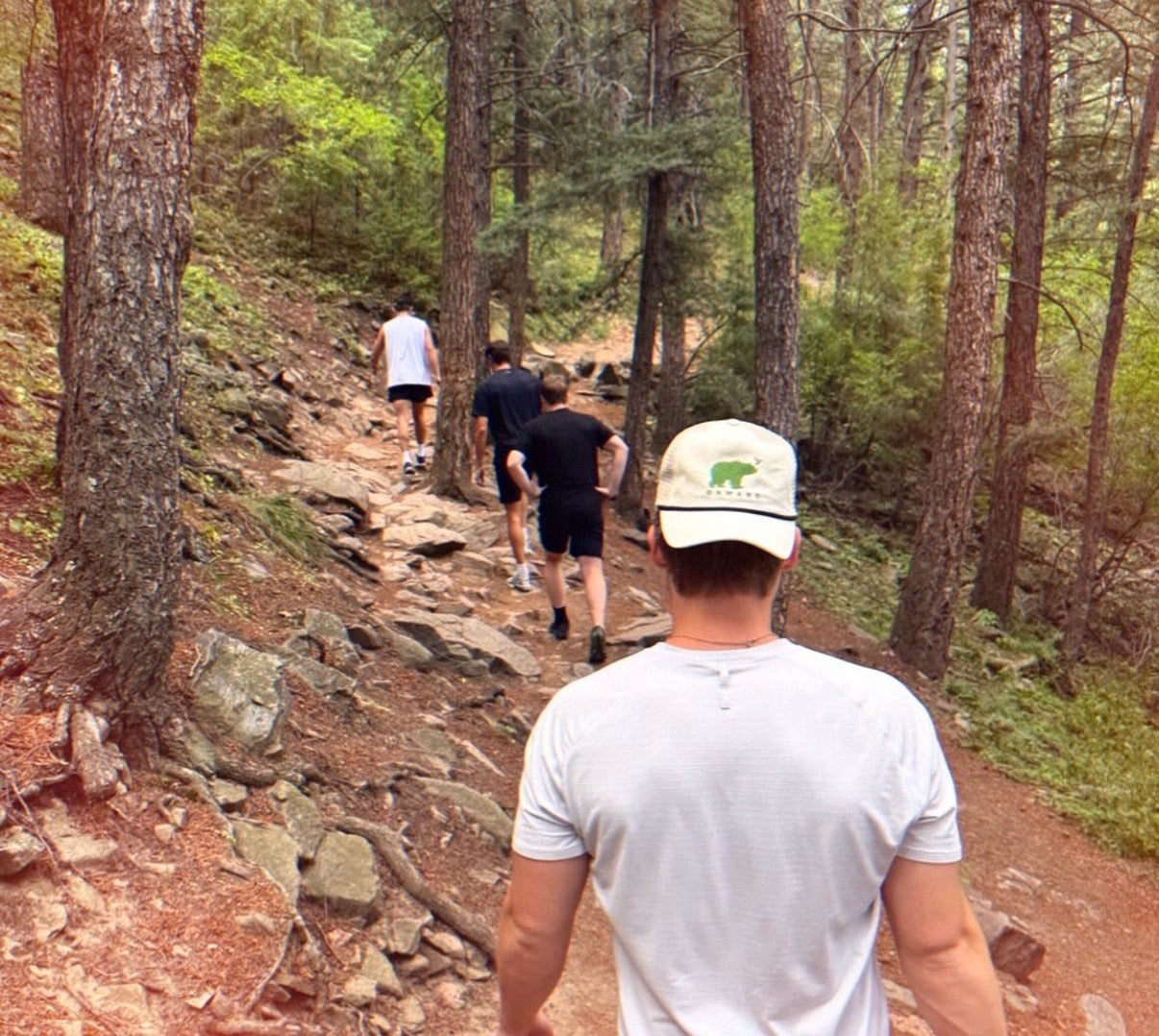 Humming Bear Trucker - Eggshell